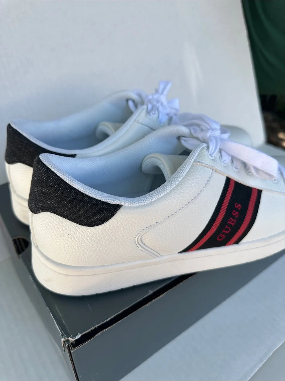 GUESS Men’s White Low-Top Sneakers with Black & Red Stripes